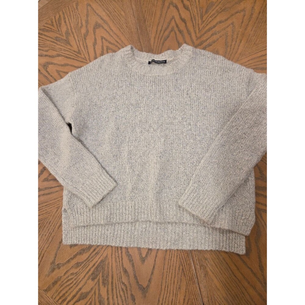 Brandy Melville Light Gray Textured Crewneck Sweater One Size